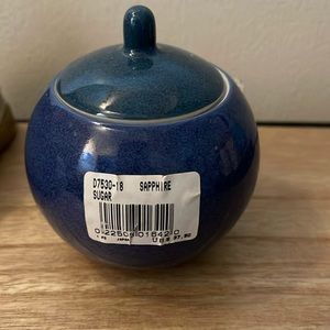 New Sasaki color stone sapphire, sugar bowl. The lid is teal.